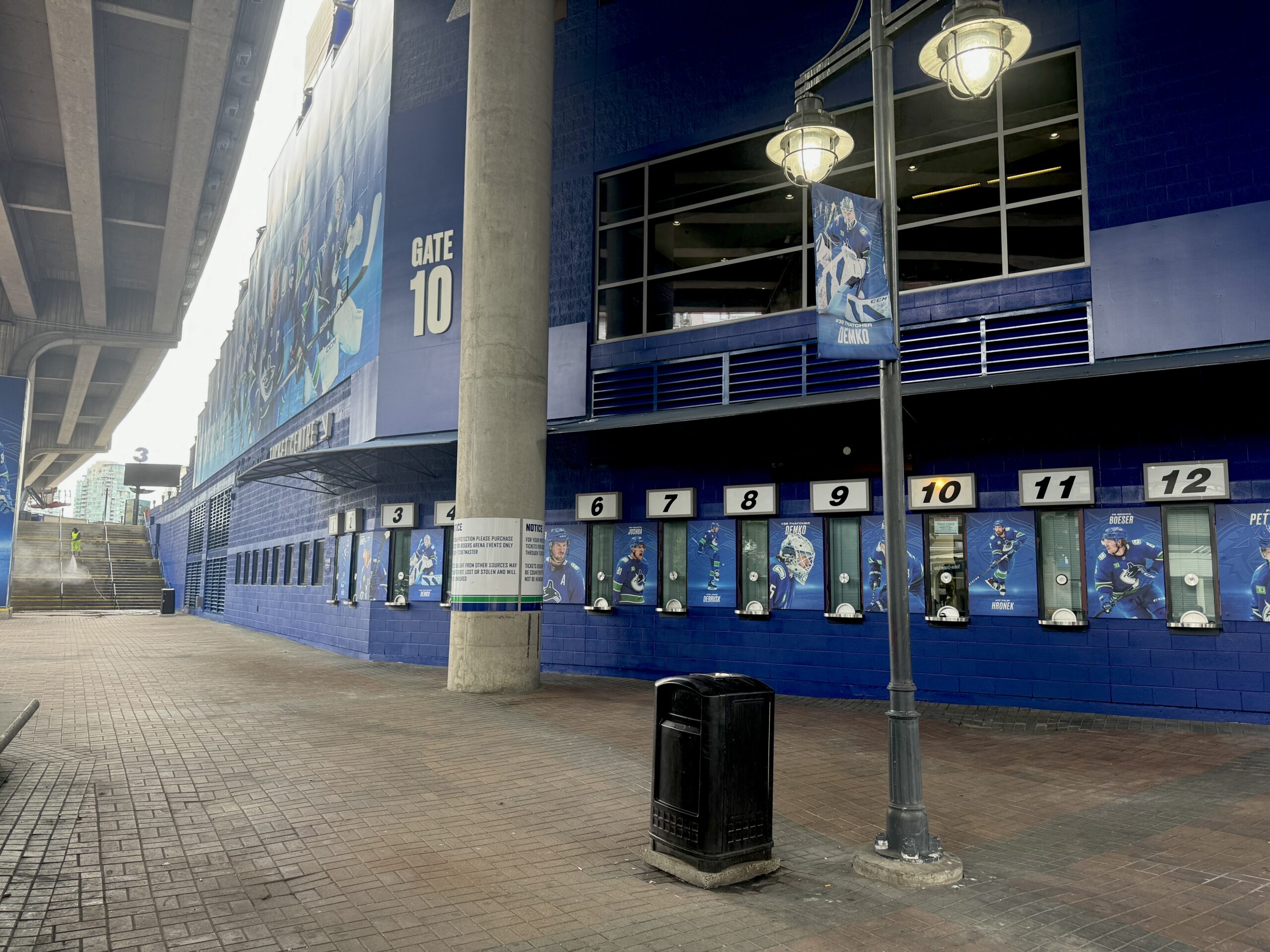 exterior rogers arena in vancouver